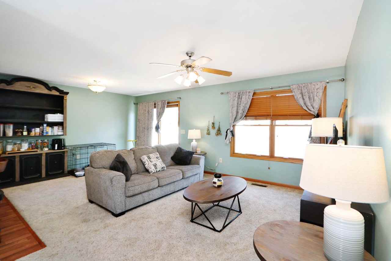 309 Lockett Ln - Photo 4 of 25
