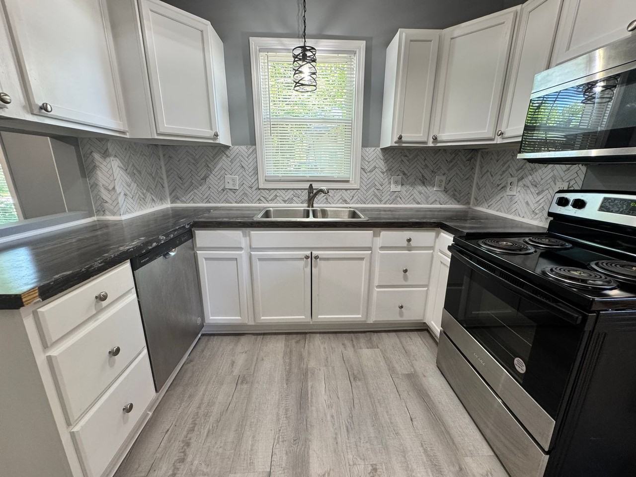 205 Guilford Ave - Photo 5 of 14