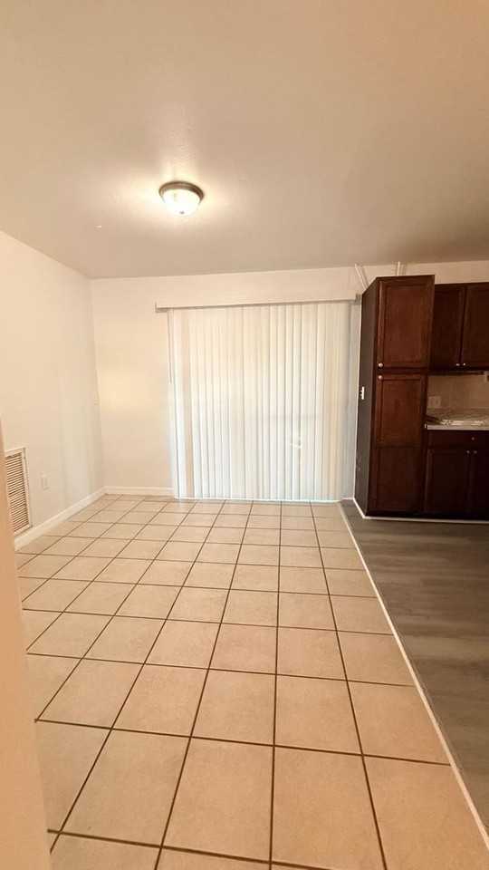 1604 Woodlyn Dr - Photo 3 of 14