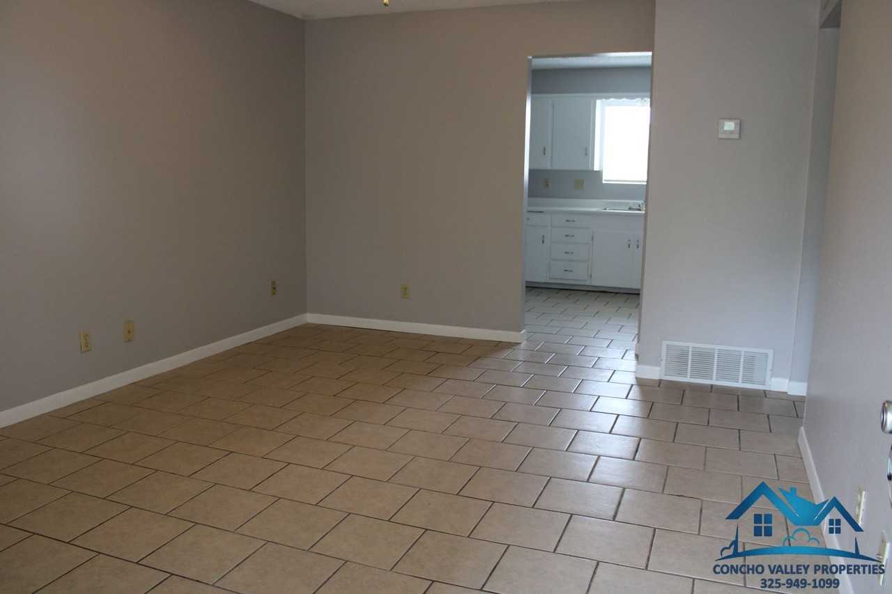 1527 Fulton St - Photo 2 of 11
