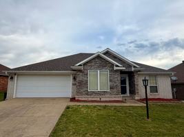 featured image of 1102 Red Oak Dr