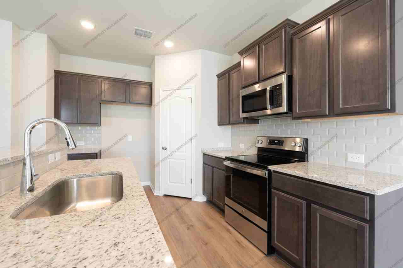 5432 Friars Loop - Photo 4 of 26