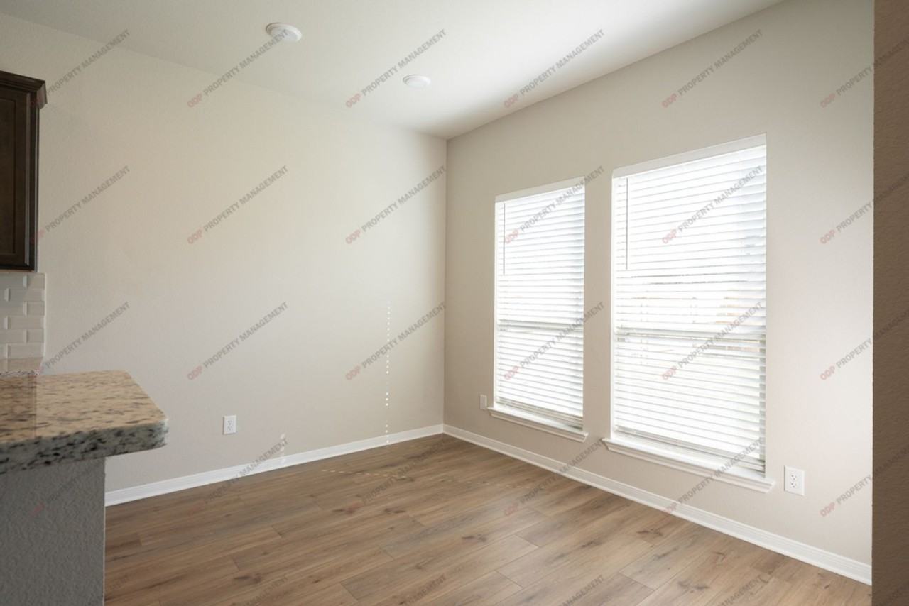 5432 Friars Loop - Photo 5 of 26