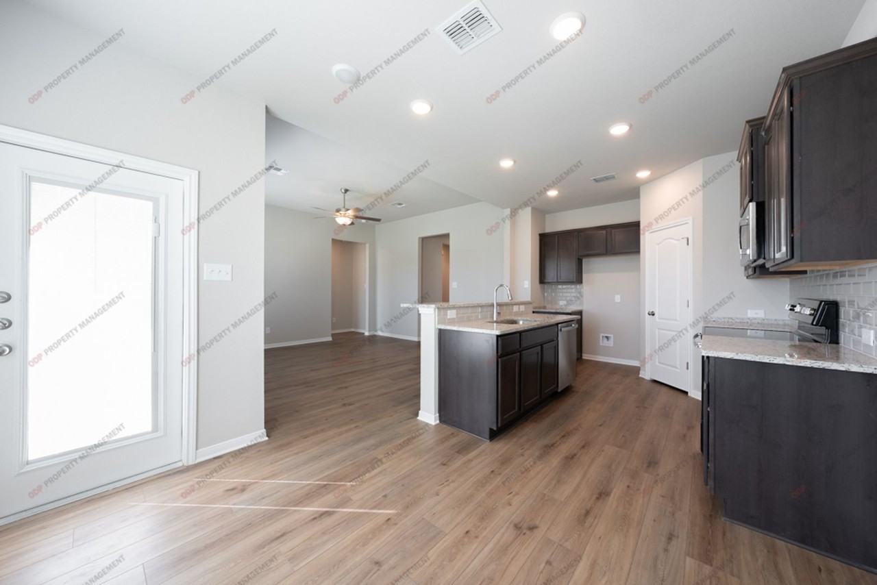 5432 Friars Loop - Photo 6 of 26