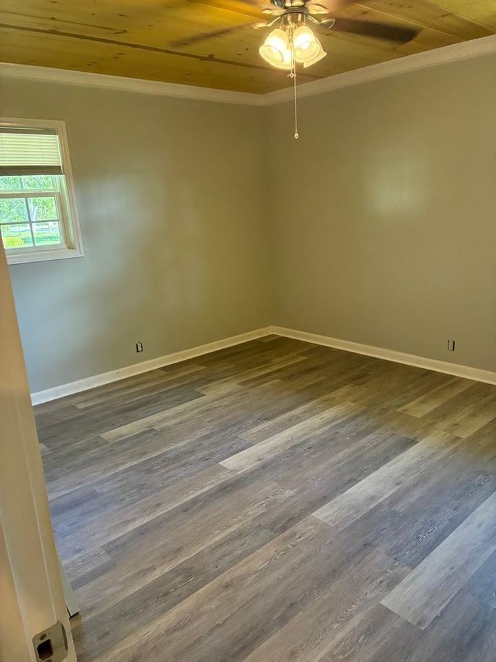 800 W 3rd St - Photo 5 of 8