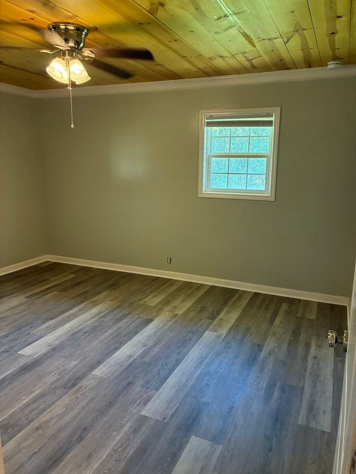 800 W 3rd St - Photo 6 of 8