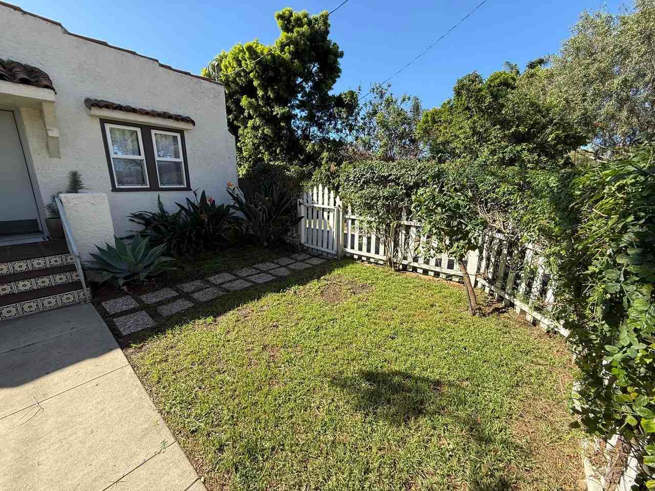 176 E Warner St - Photo 2 of 11
