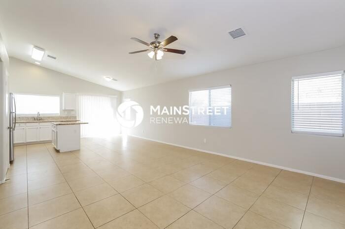 5351 Reardon Ct - Photo 3 of 16