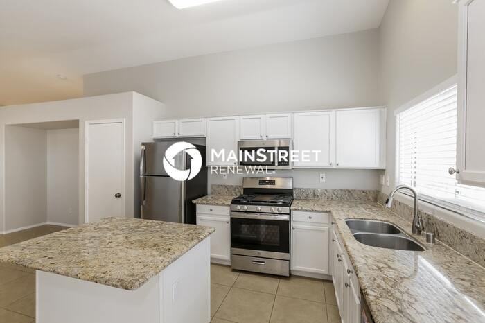 5351 Reardon Ct - Photo 7 of 16
