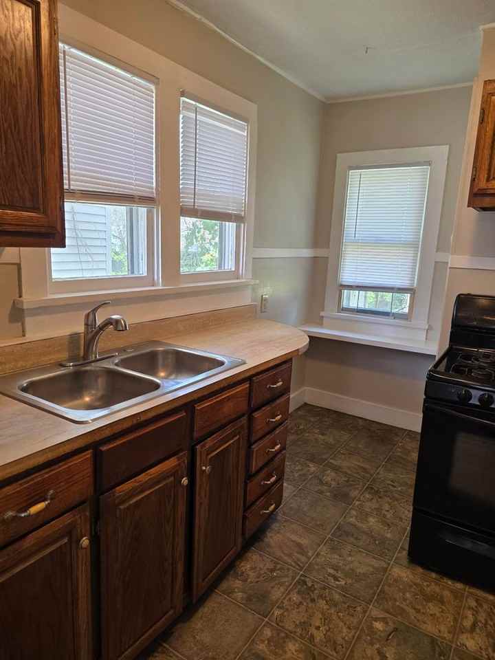 1213 E Donald St - Photo 6 of 12