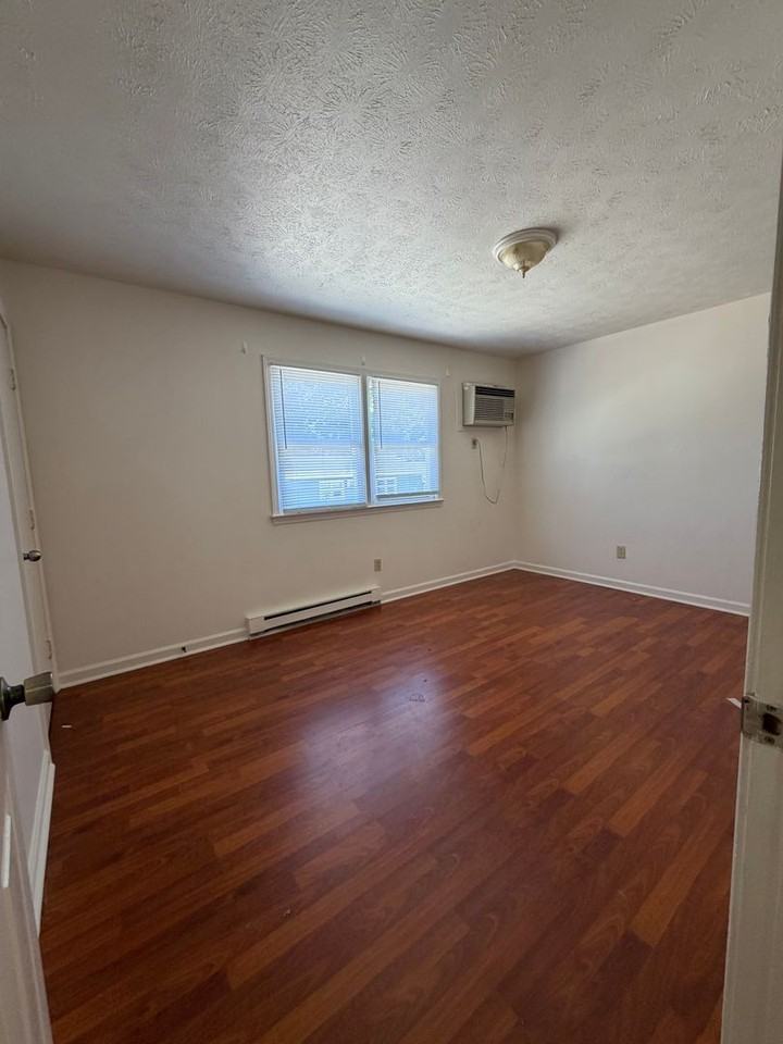190 Macey Ave #11 - Photo 7 of 8