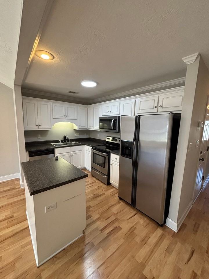 846 Bryan Cir - Photo 5 of 14
