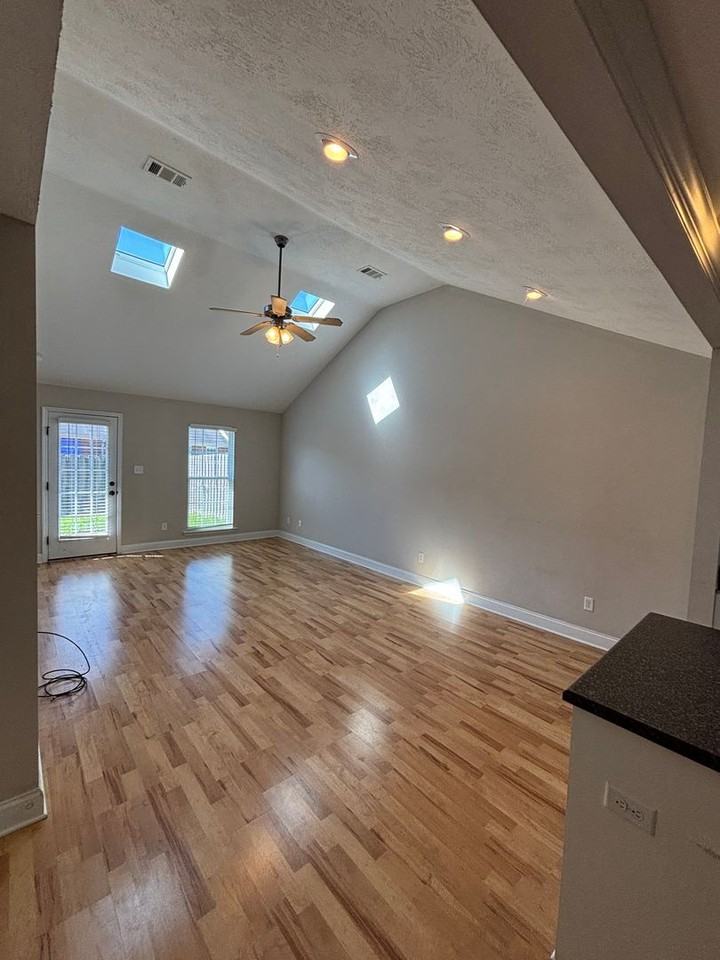 846 Bryan Cir - Photo 7 of 14