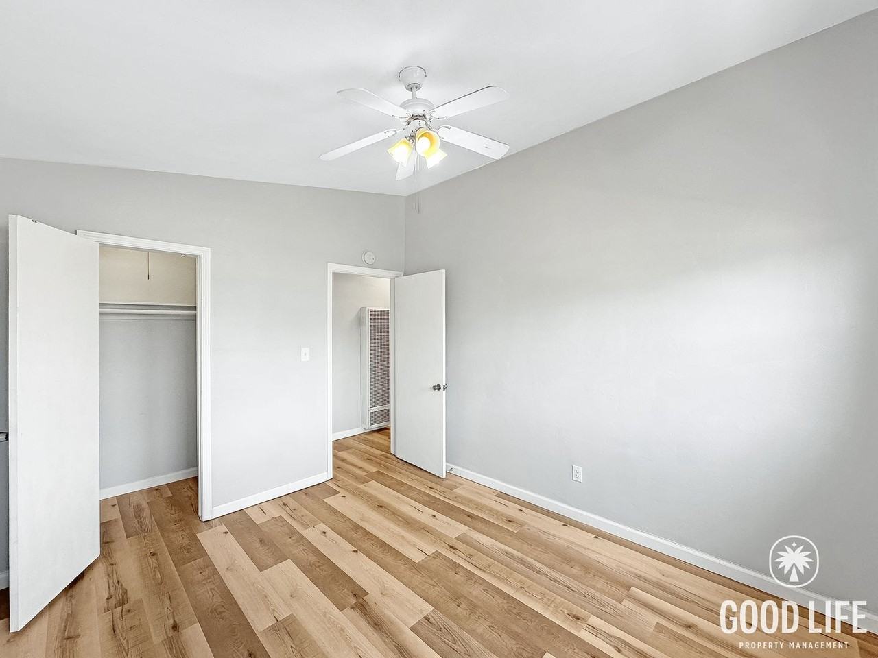 933 15th St - Photo 4 of 21