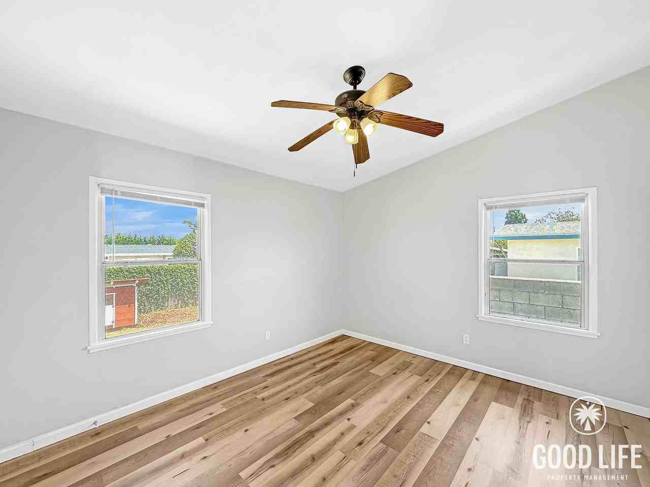 933 15th St - Photo 5 of 21