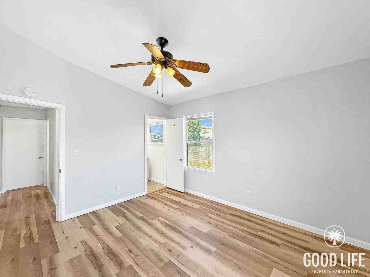 933 15th St - Photo 6 of 21