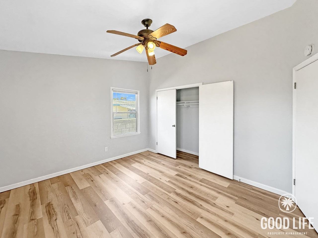 933 15th St - Photo 7 of 21