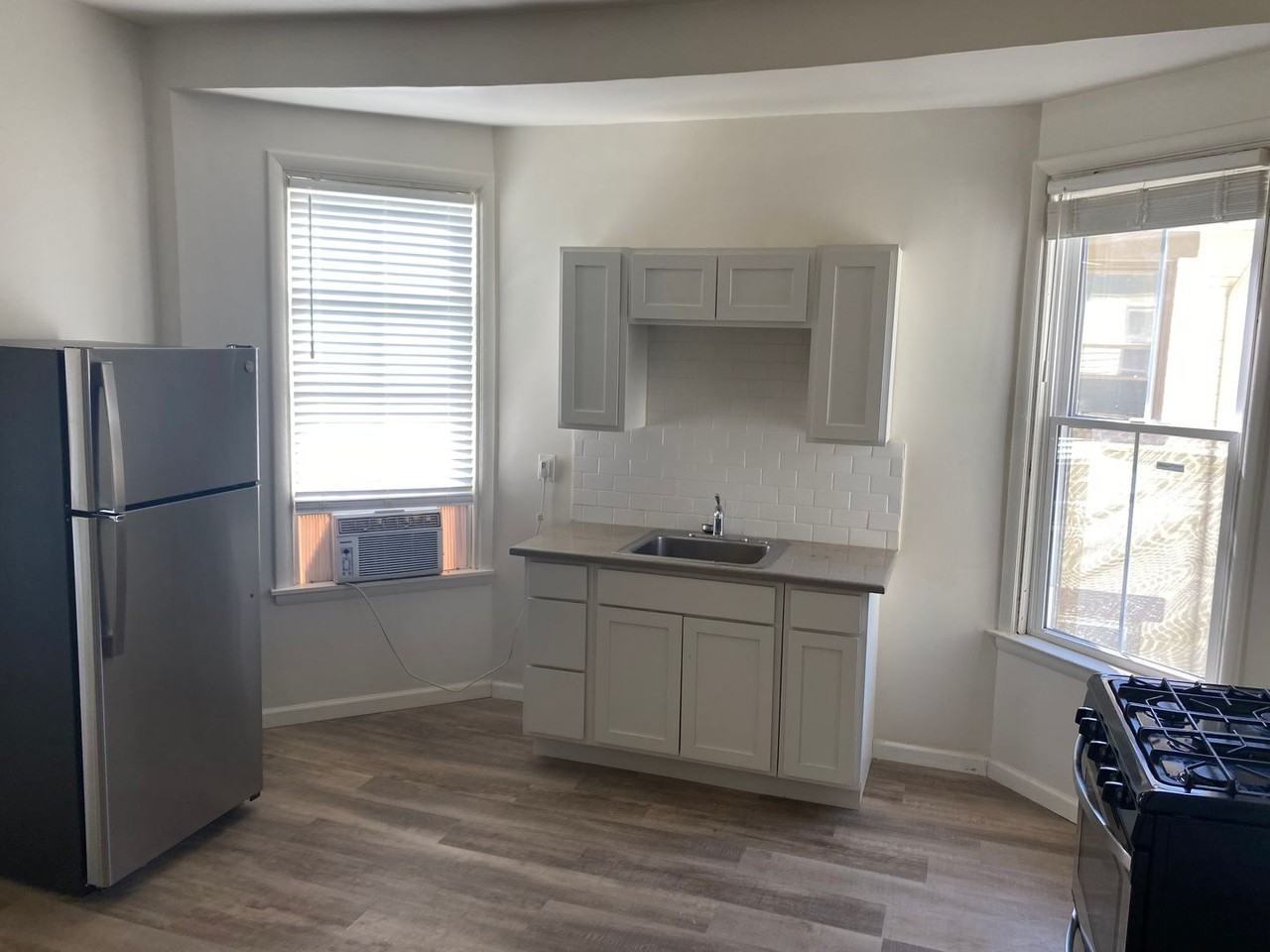 2420 Kenilworth Ave - Photo 5 of 5