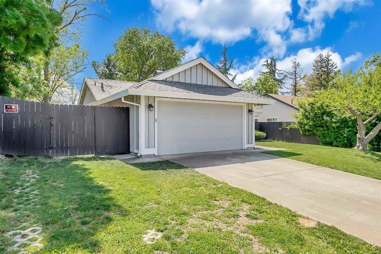 5411 Vichy Cir - Photo 3 of 21
