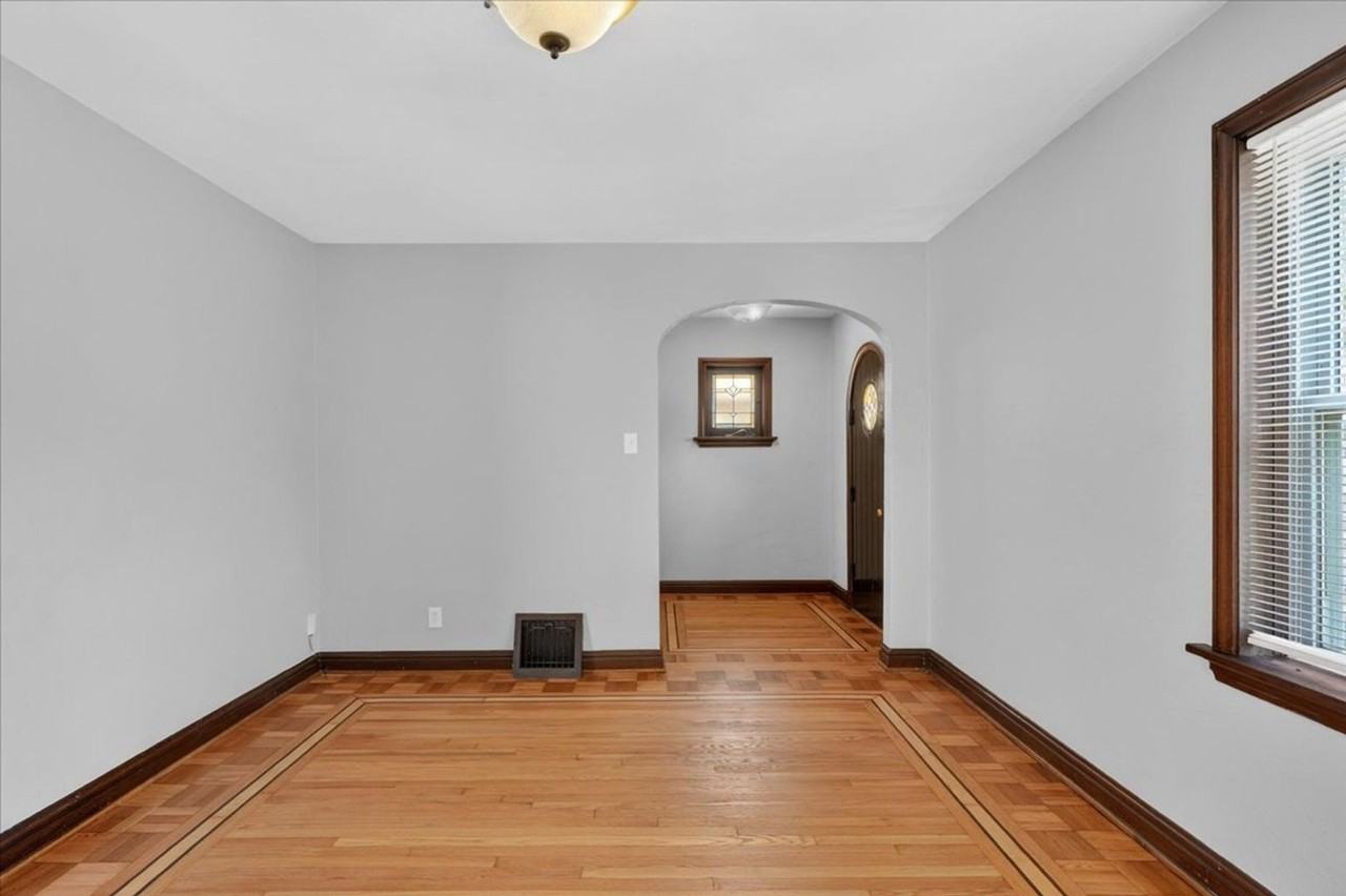 5452 Nagel Ave - Photo 3 of 32