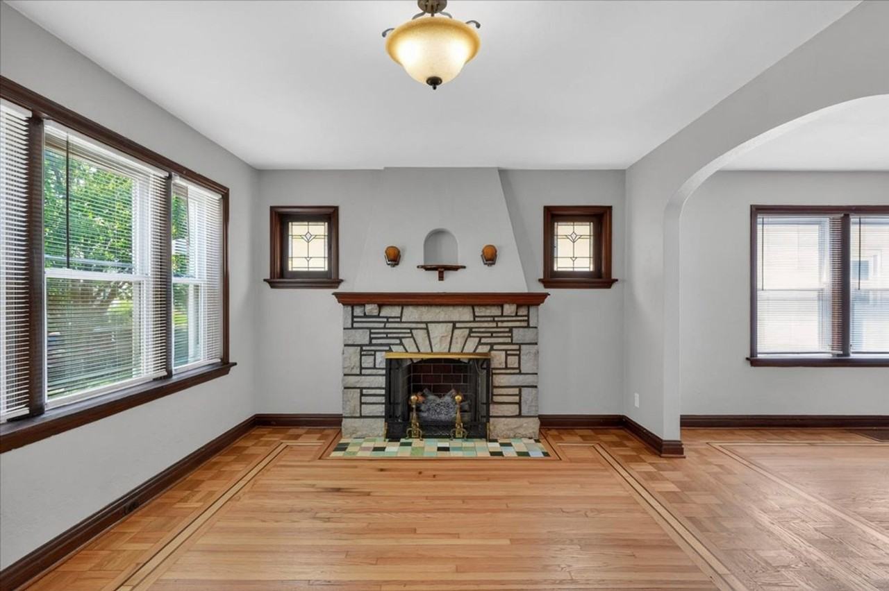5452 Nagel Ave - Photo 5 of 32
