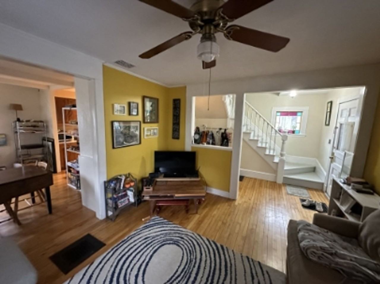 30 Forest Ave - Photo 2 of 14