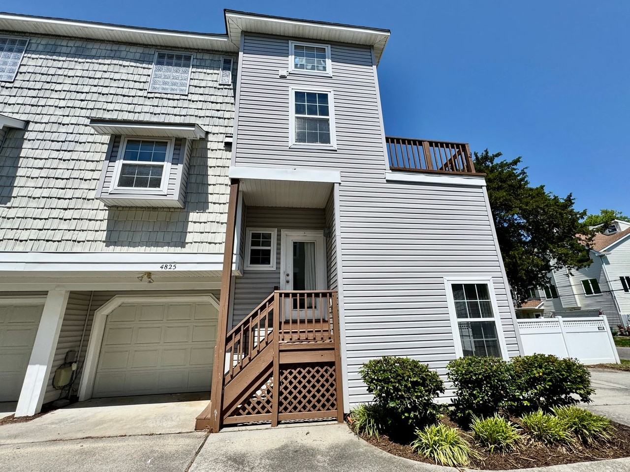 4825 Lake Dr - Photo 4 of 45