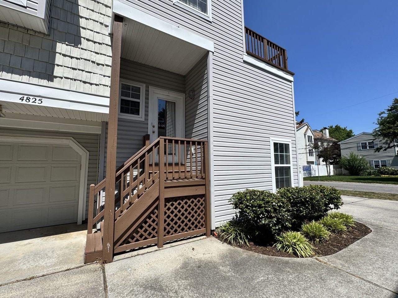 4825 Lake Dr - Photo 5 of 45
