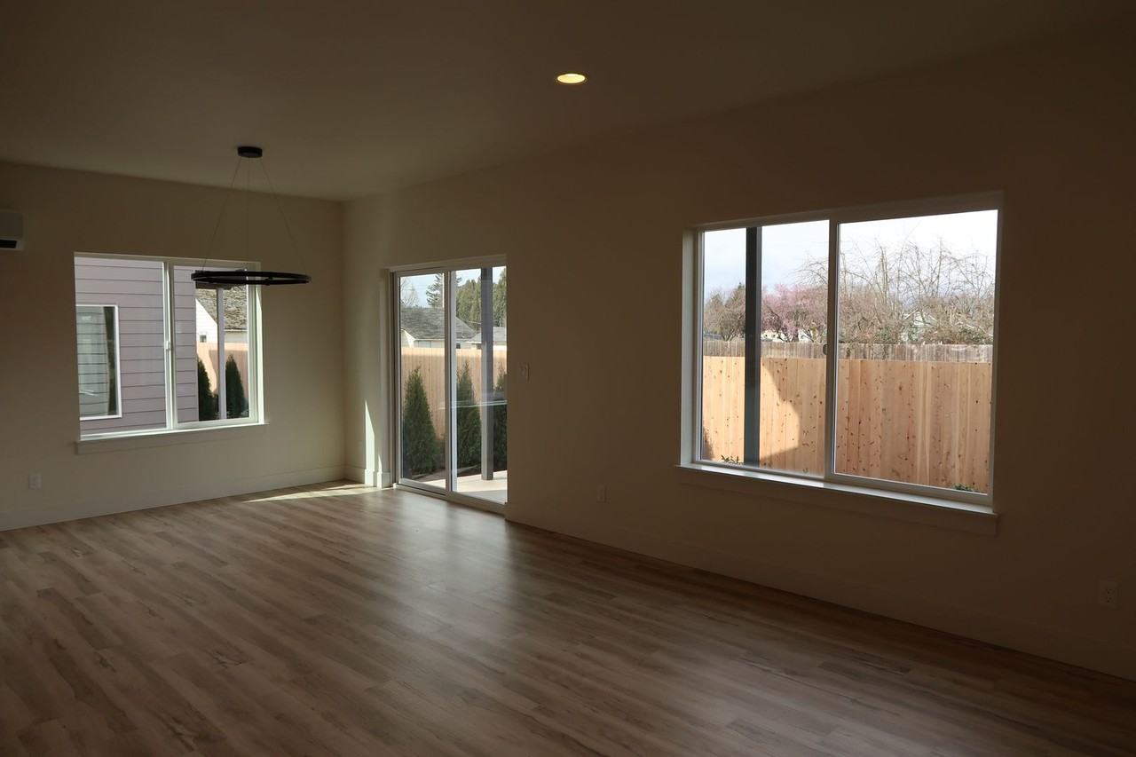 362 Seven Oaks Ln - Photo 4 of 29