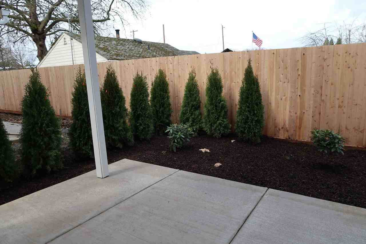 362 Seven Oaks Ln - Photo 7 of 29