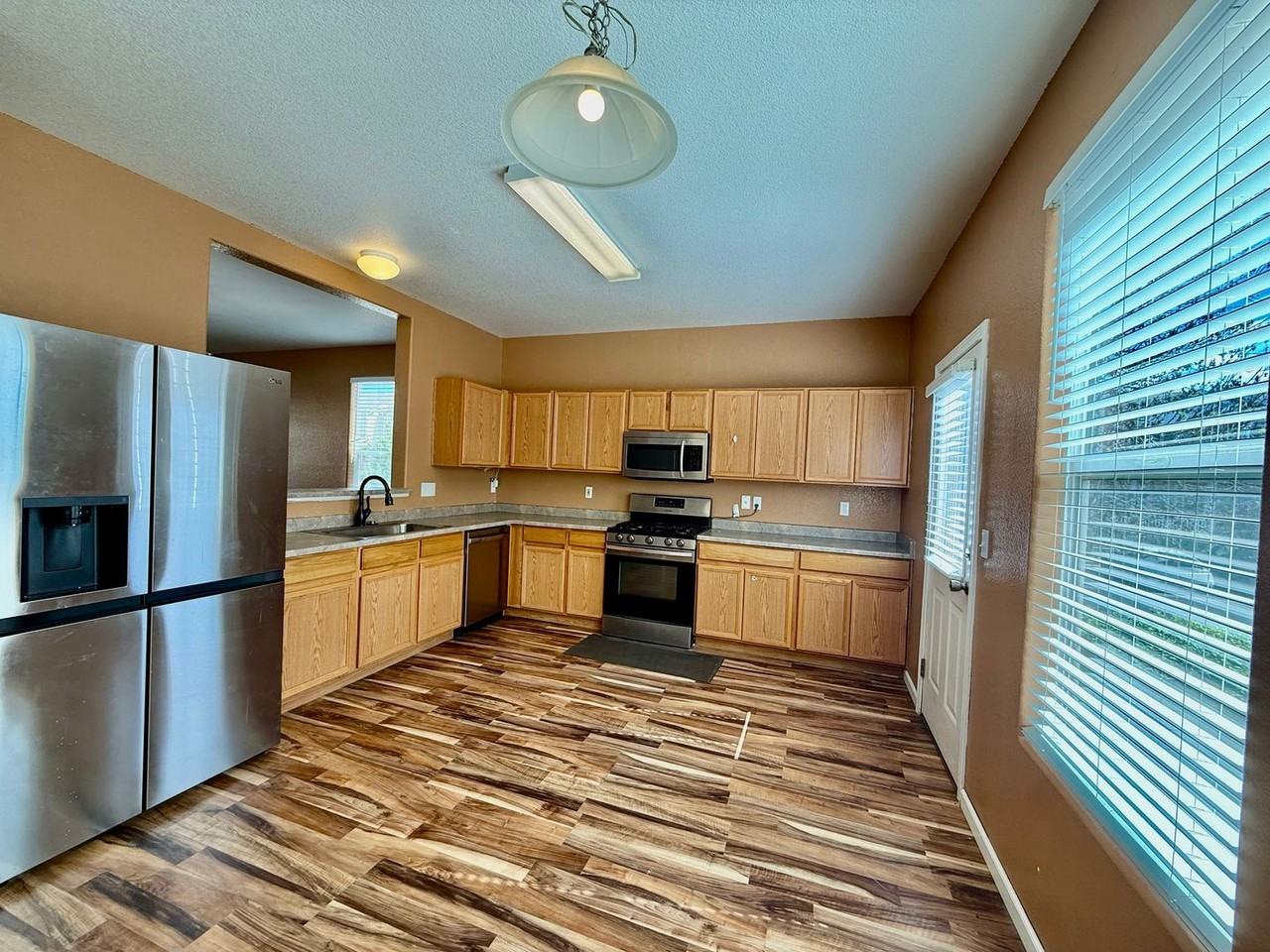 10588 Wells Pt - Photo 5 of 14