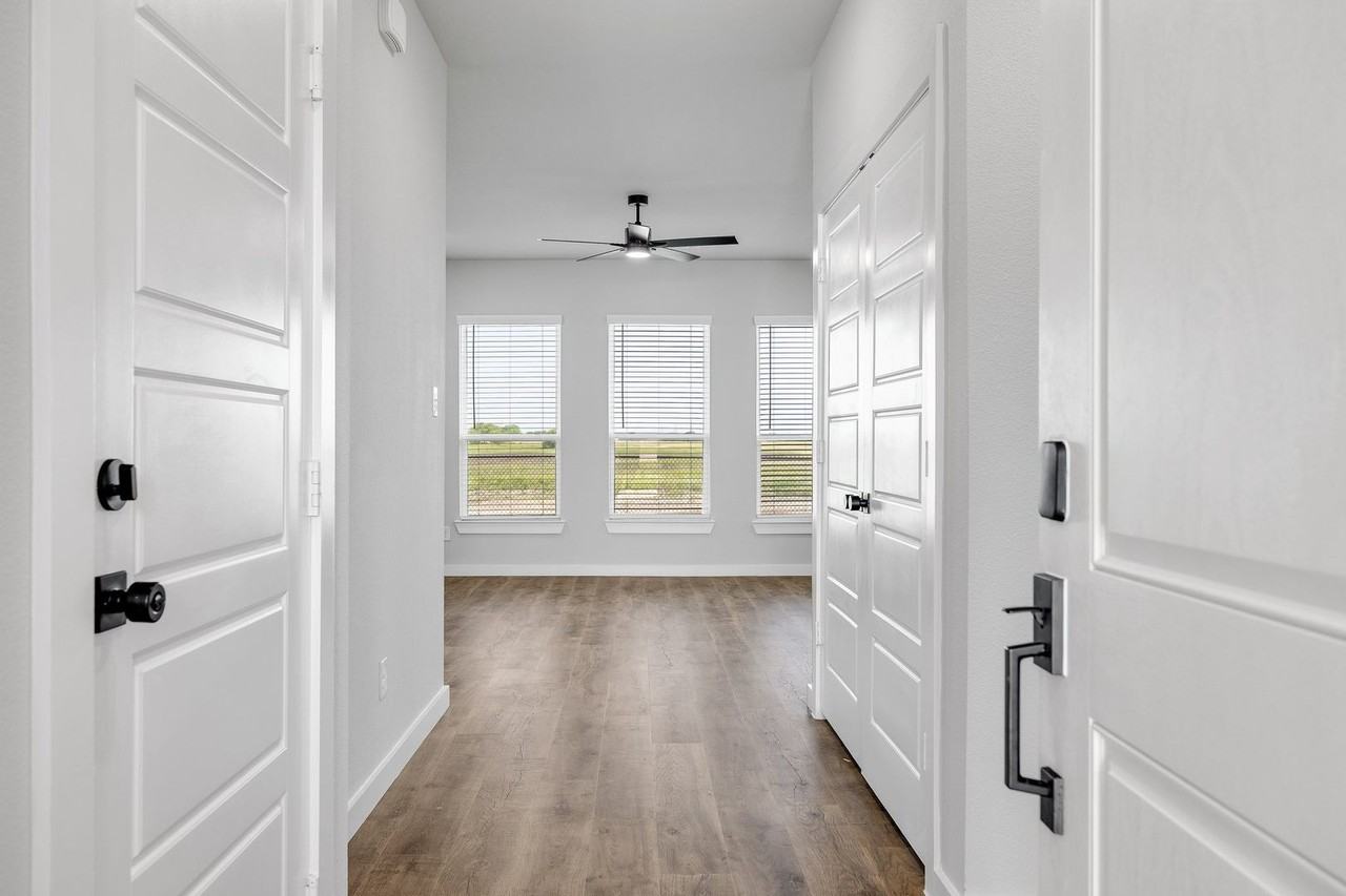 7000 Gullford Ct - Photo 2 of 27