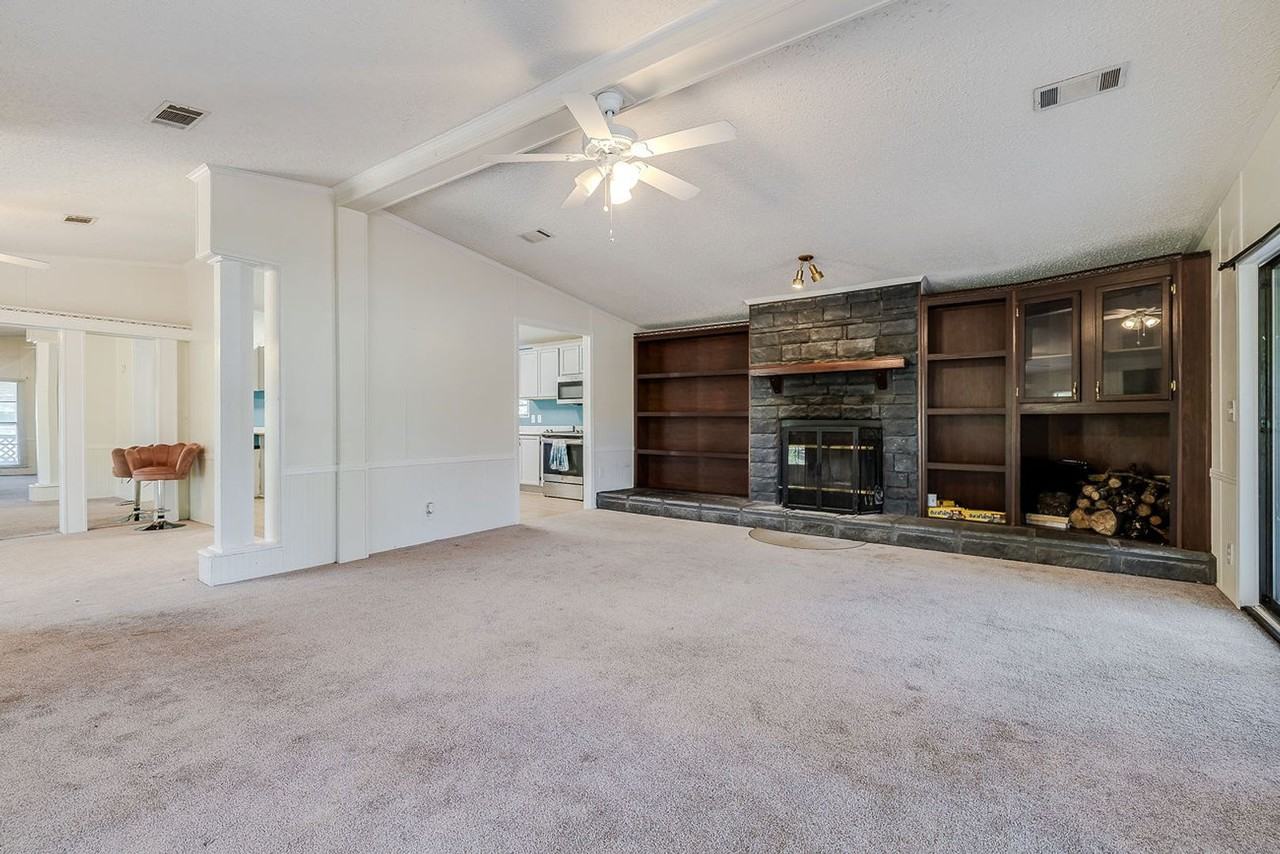 114 Eagle Dr - Photo 4 of 30