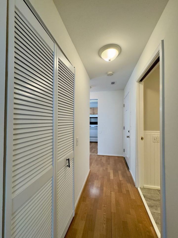 203 Yorkshire Way - Photo 6 of 16