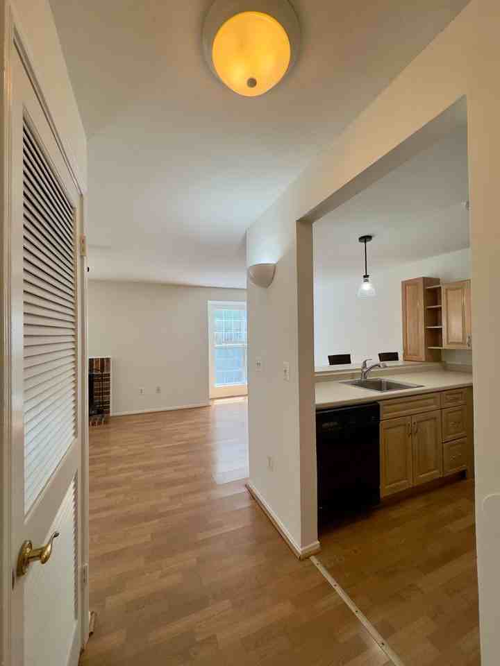 203 Yorkshire Way - Photo 7 of 16