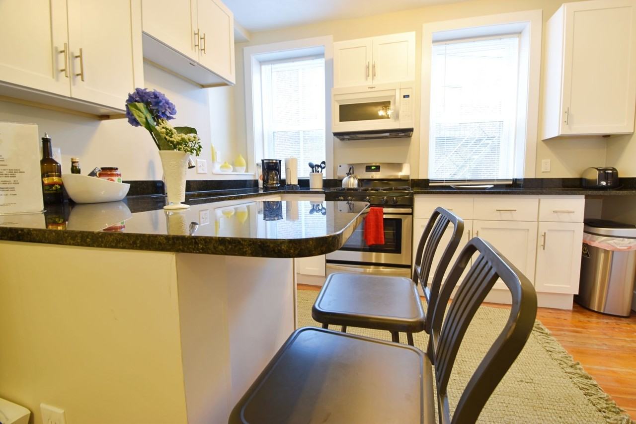 20 Moon St - Photo 3 of 12
