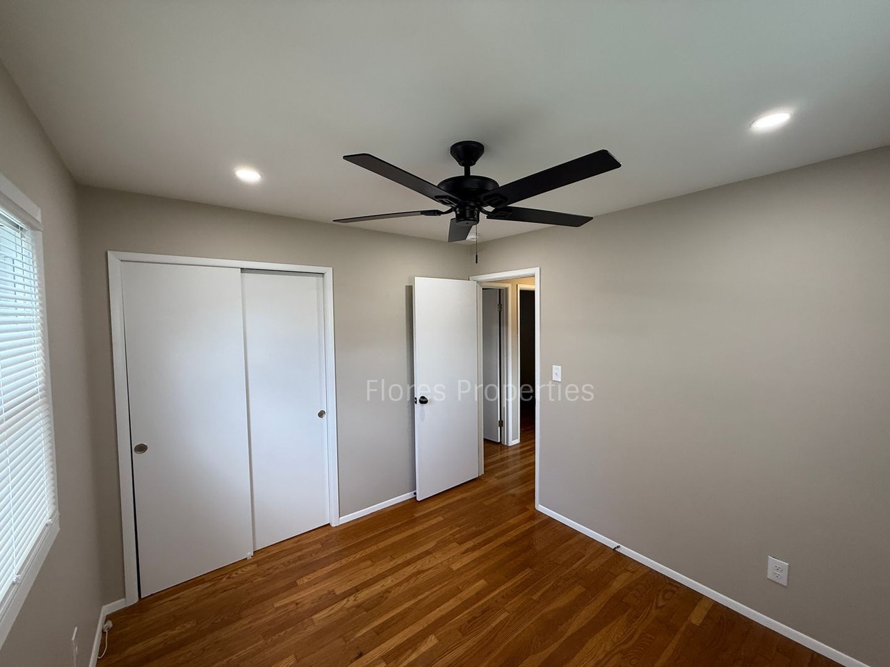 1136 Pauline Ave - Photo 7 of 29