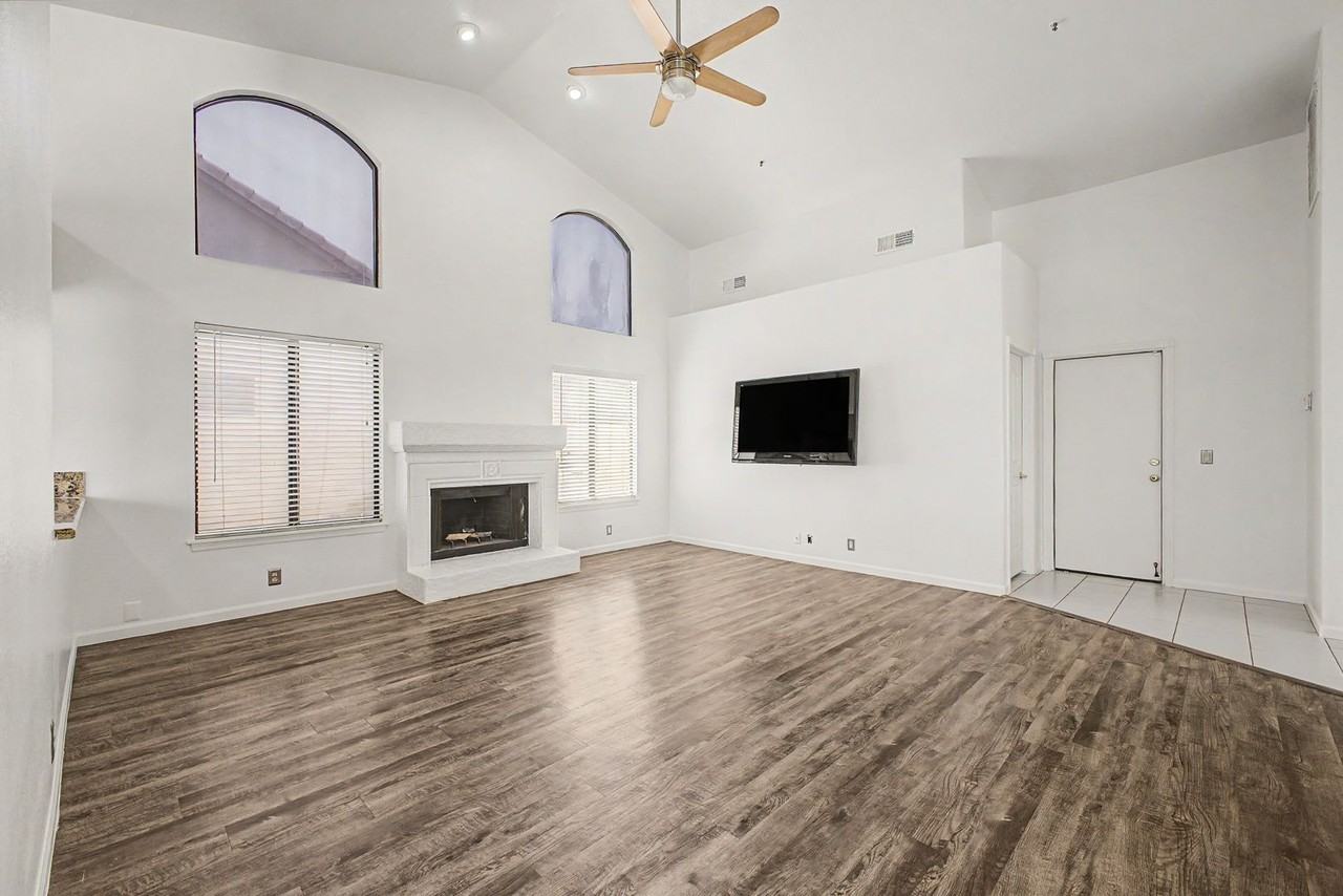 12513 E Lupine Ave - Photo 6 of 34