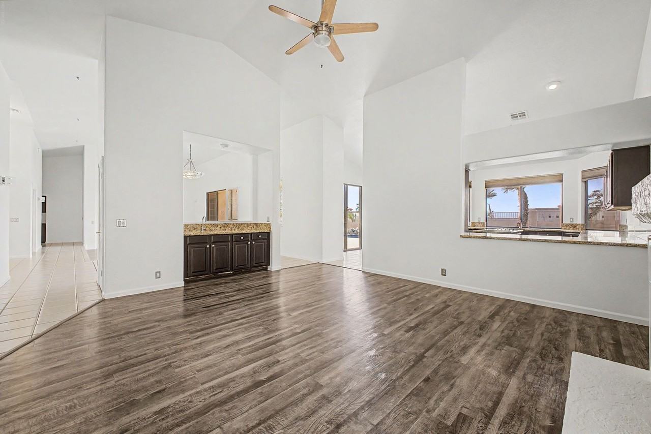 12513 E Lupine Ave - Photo 7 of 34