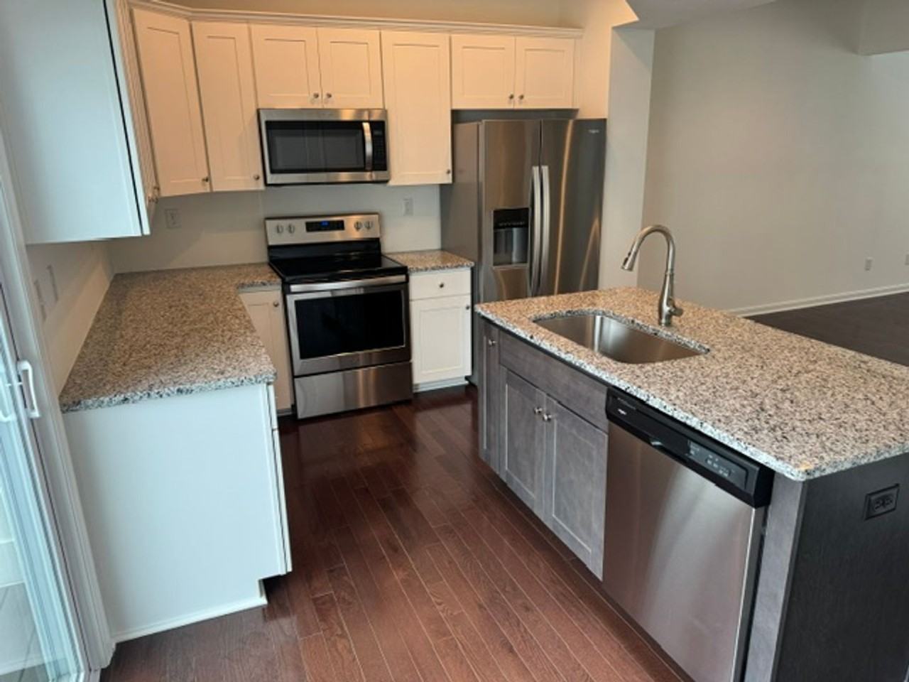 221 Faulk Dr - Photo 2 of 13