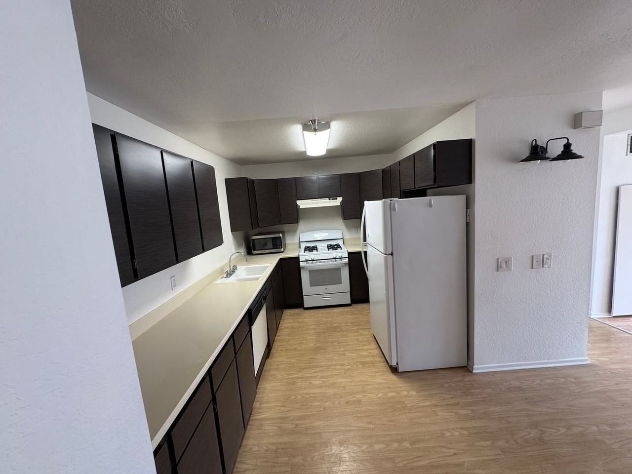 24410 Crenshaw Blvd - Photo 2 of 48