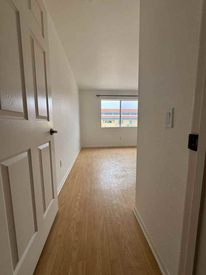 24410 Crenshaw Blvd - Photo 6 of 48