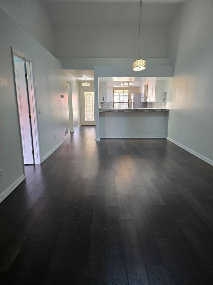 2080 Forest Dr - Photo 5 of 17