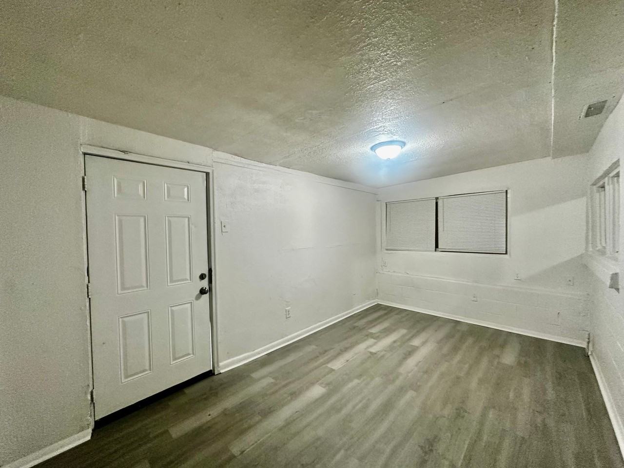 1907 S Rio Grande Ave - Photo 3 of 17