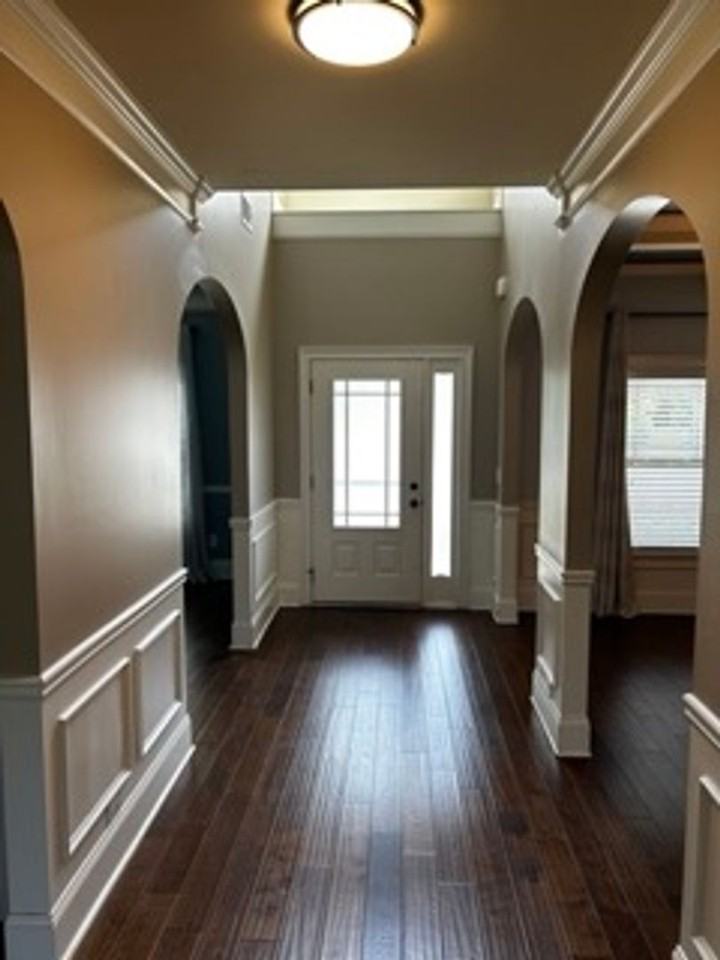 623 Meadow Grass Ln - Photo 2 of 32