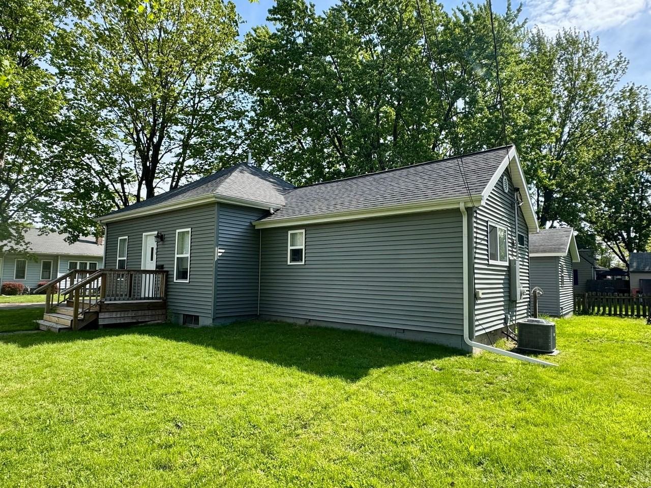 308 N Elm St - Photo 3 of 21
