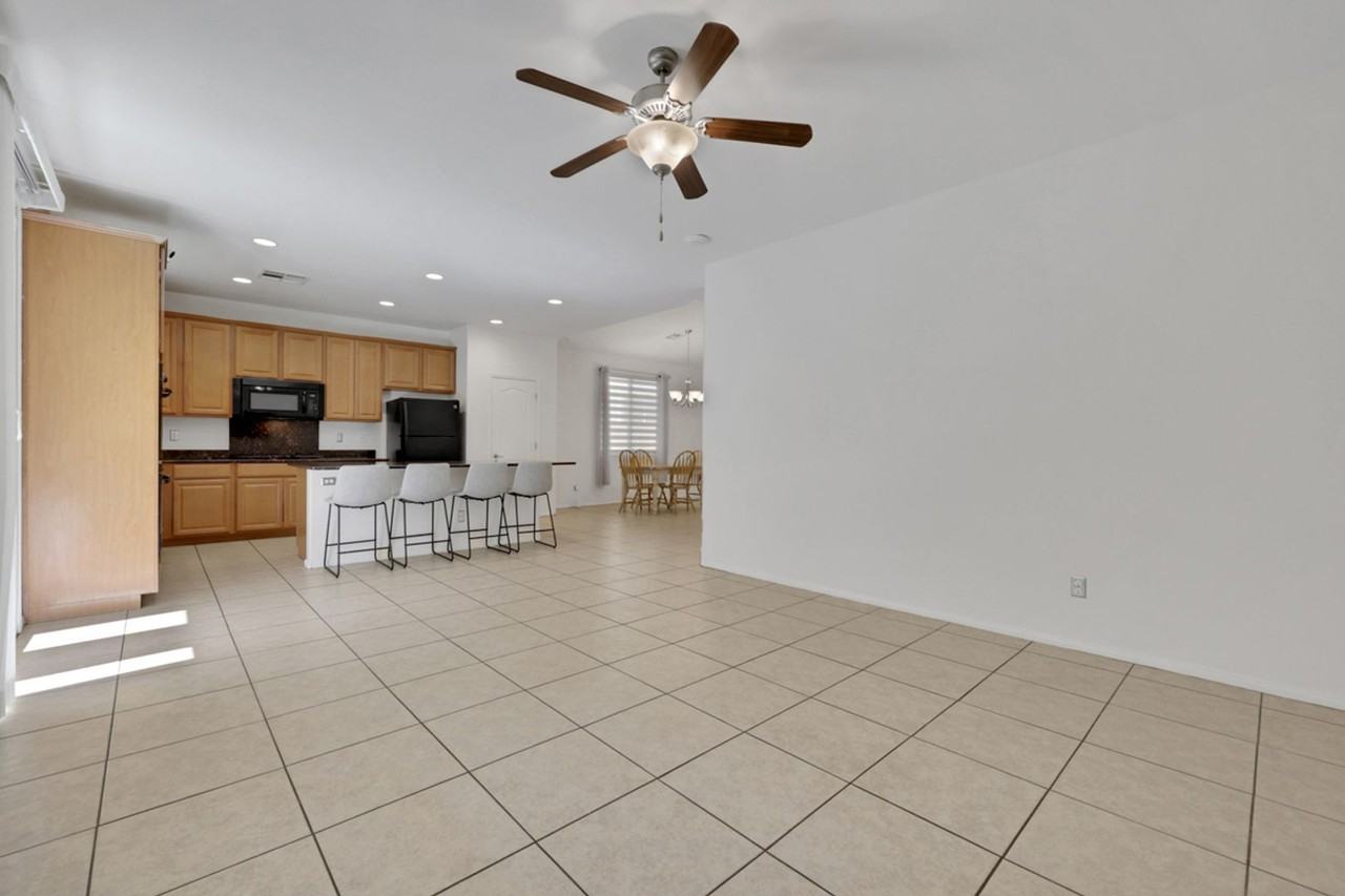 4913 Calabash Pl - Photo 4 of 20