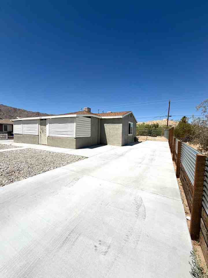 6614 Tamarisk Ave - Photo 3 of 15