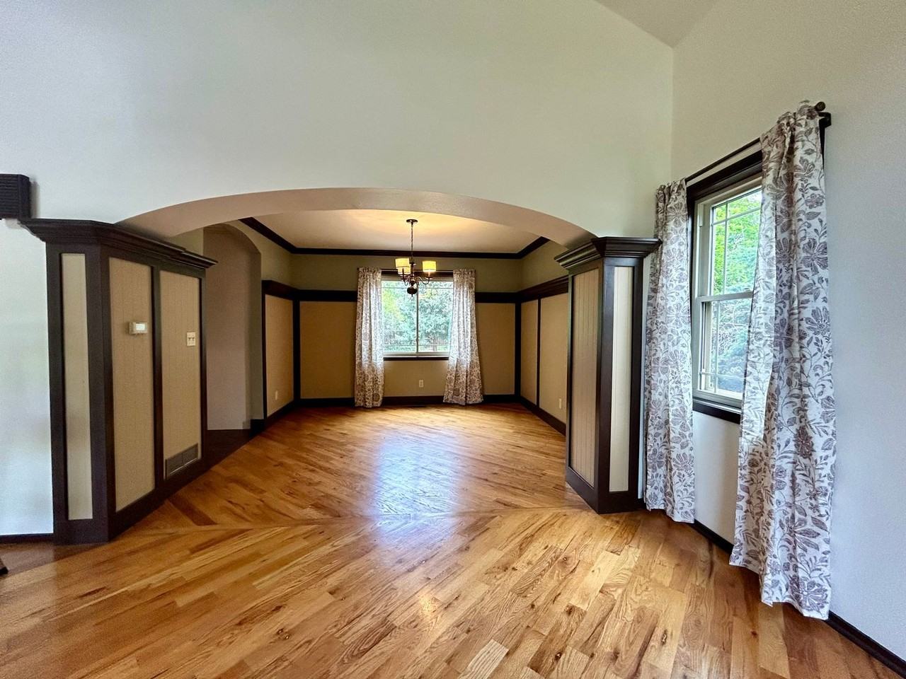 4197 Amber St - Photo 5 of 39