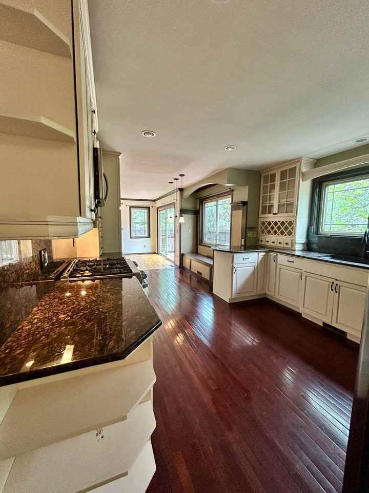 4197 Amber St - Photo 7 of 39